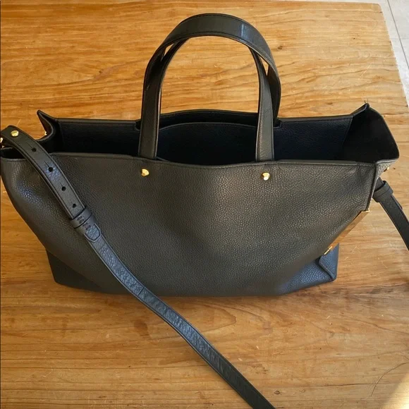 Stuart Weitzman “Cheltote” Chelsea Messenger in Pebbled Leather - Picture 3 of 9